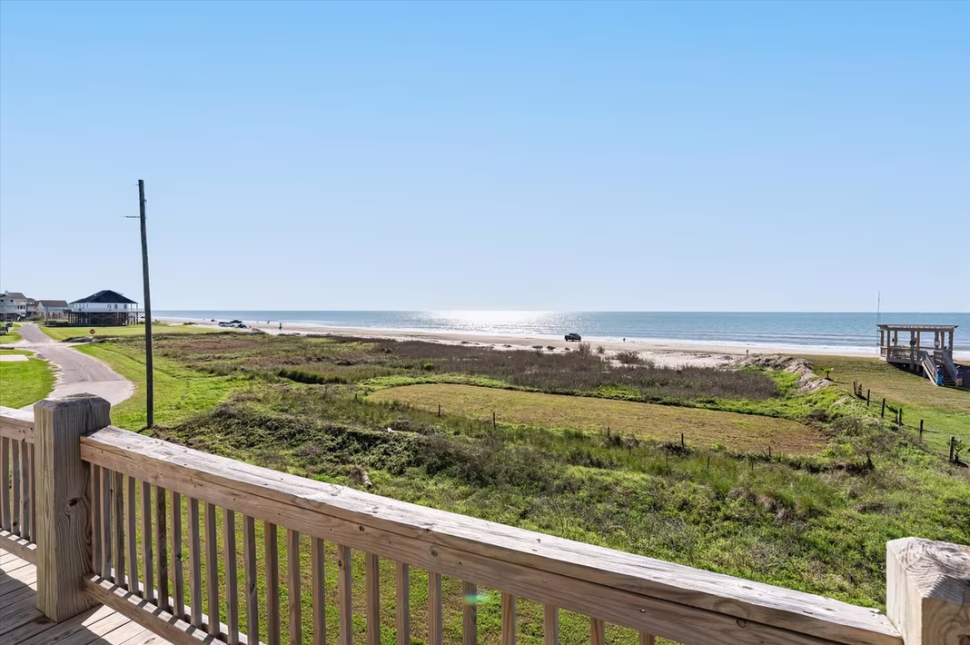Photo 3 of 929 Bahama Drive, Crystal Beach, TX