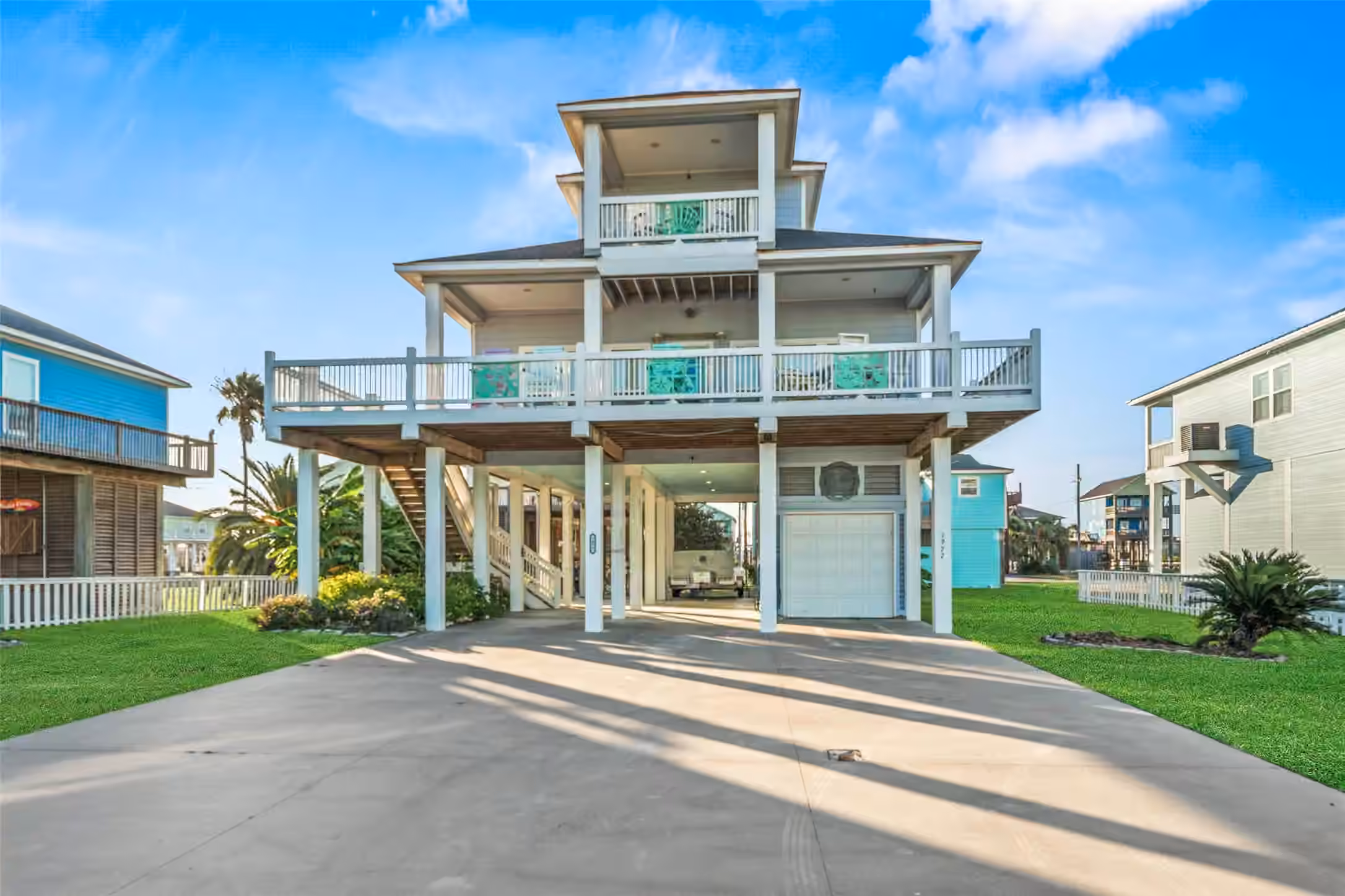 Photo of 1977 Avenue I, Crystal Beach, TX 77650