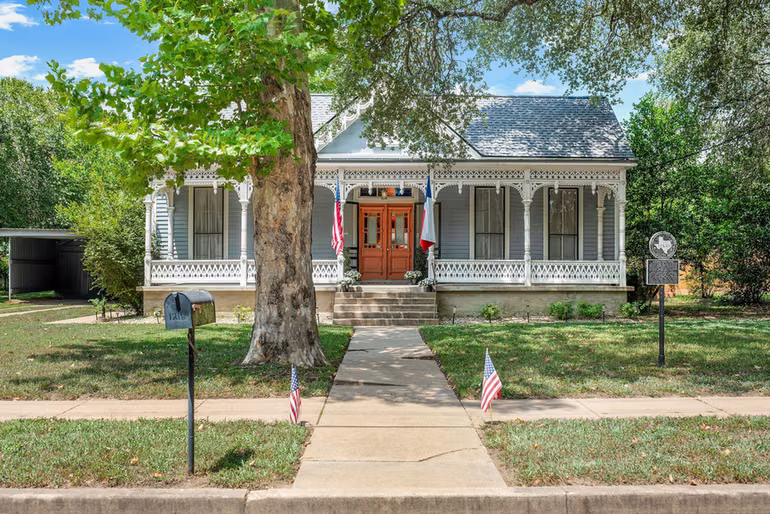 Photo 2 of 1216 Live Oak Street, Columbus, TX
