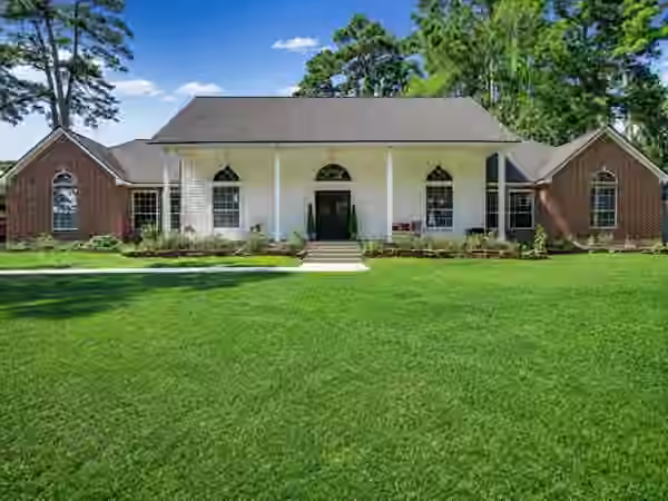 Photo 2 of 14131 Lakepoint Drive, Willis, TX