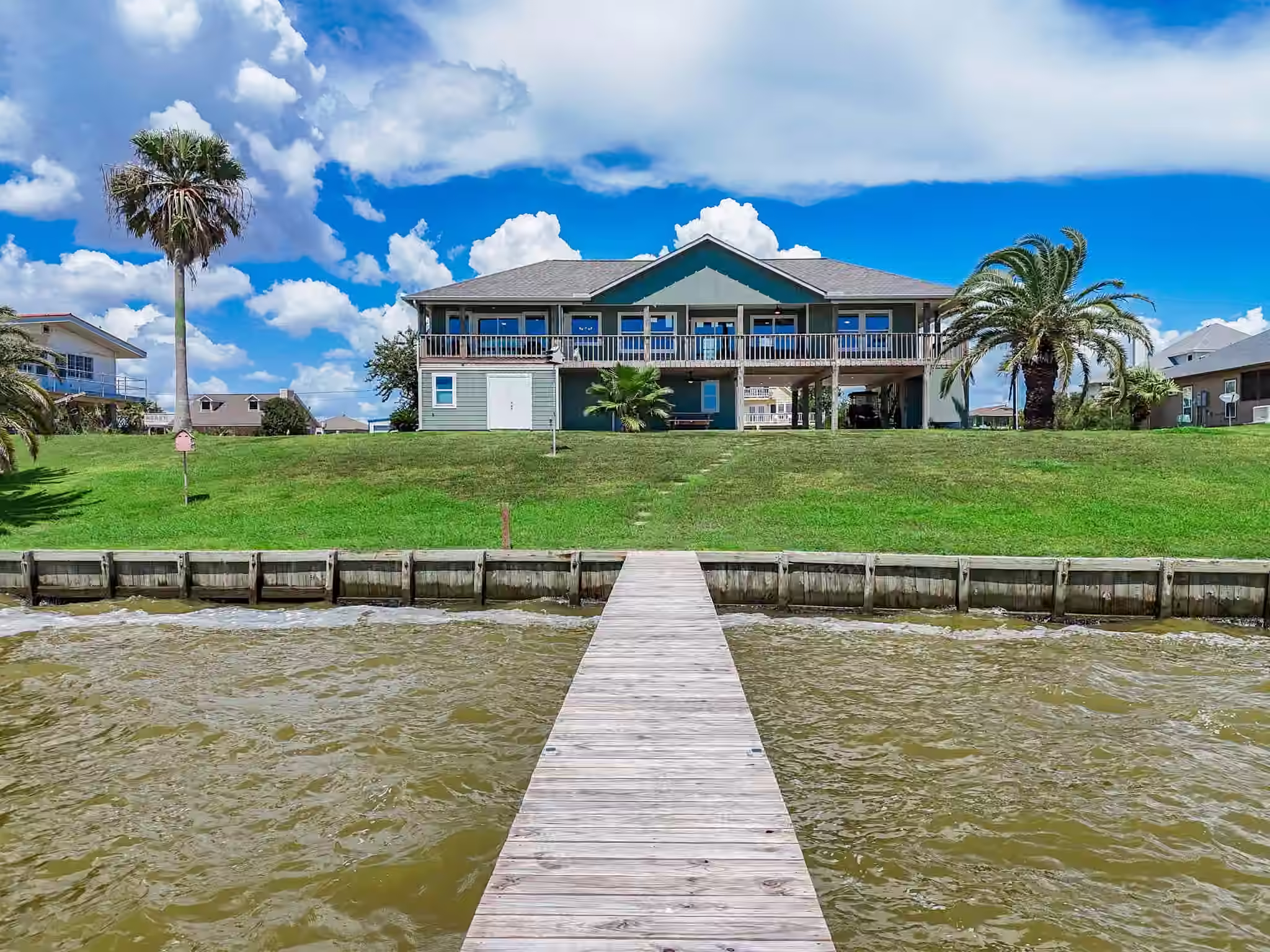 Photo 3 of 1440 W Bayshore Drive, Palacios, TX