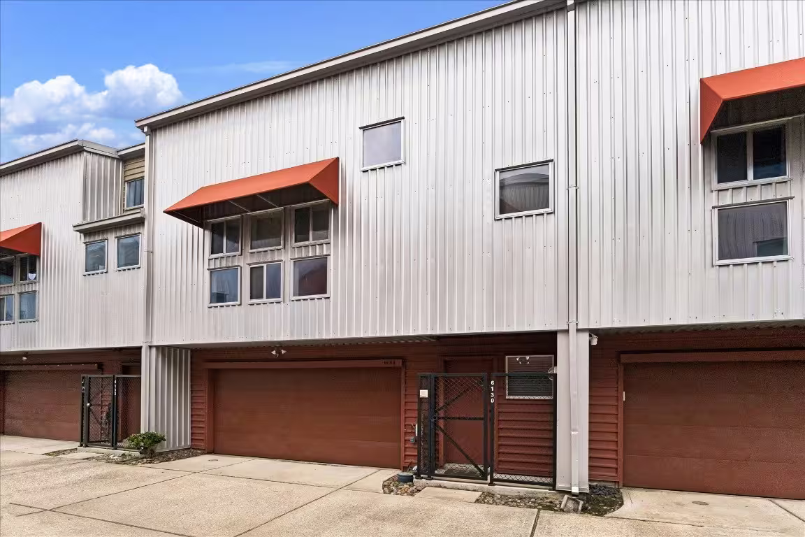 Photo 3 of 6130 Grand Boulevard, Houston, TX
