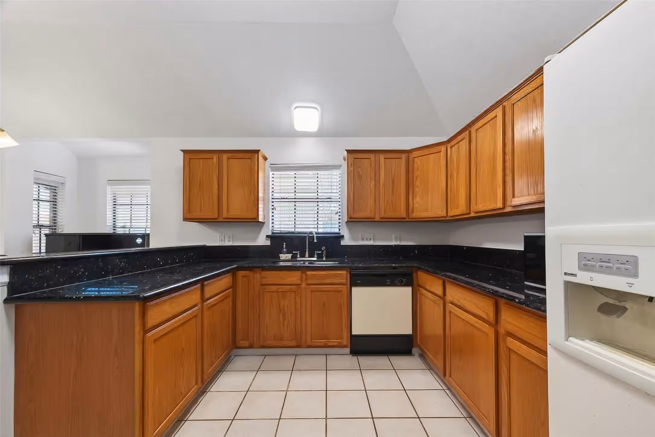 Photo 6 of 9927 Glenkirk Drive, Houston, TX