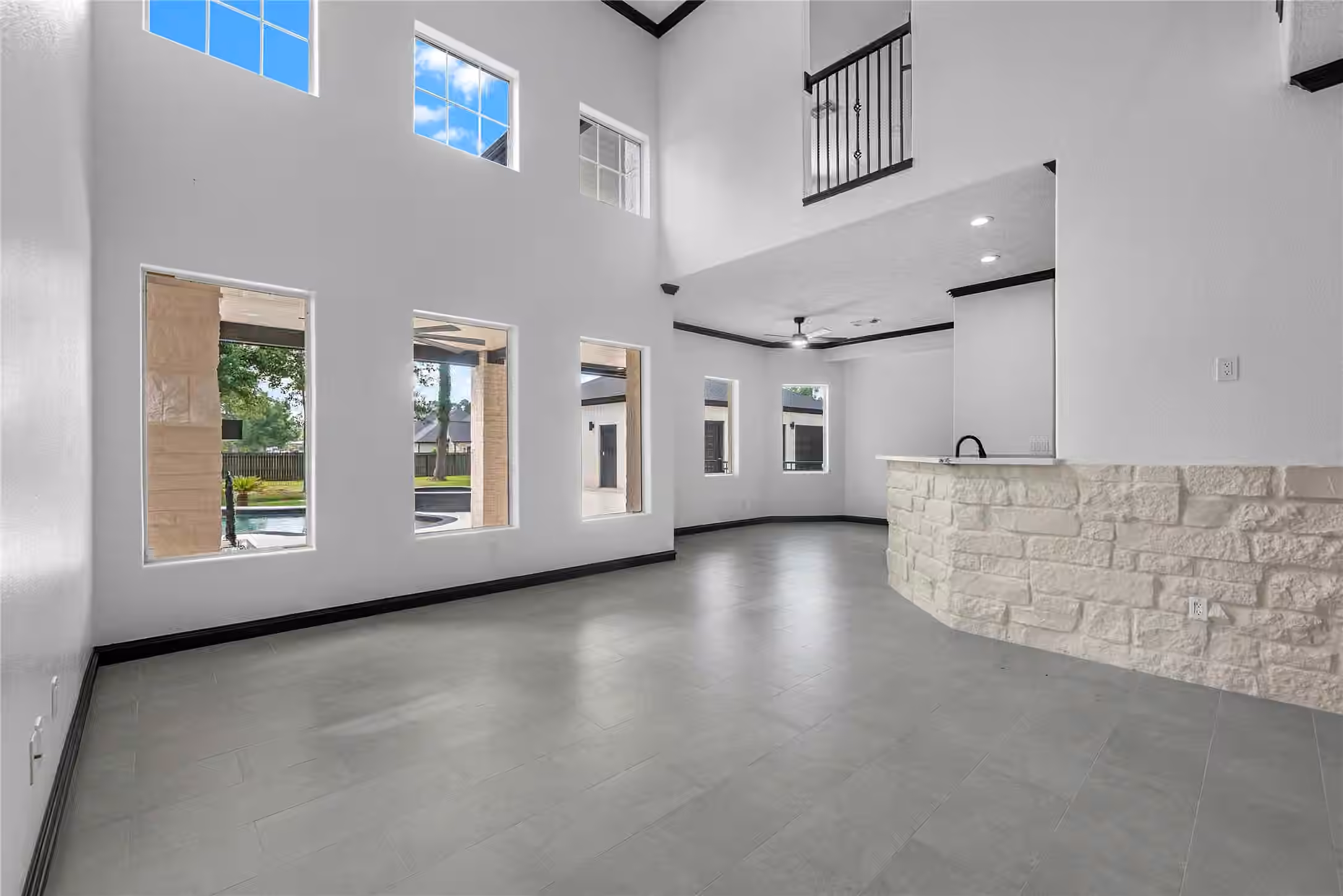 Photo 7 of 21703 Spur Circle Lane, Crosby, TX