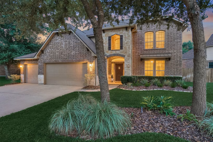 Photo of 137 Jaxxon Pointe Drive, Montgomery, TX 77316