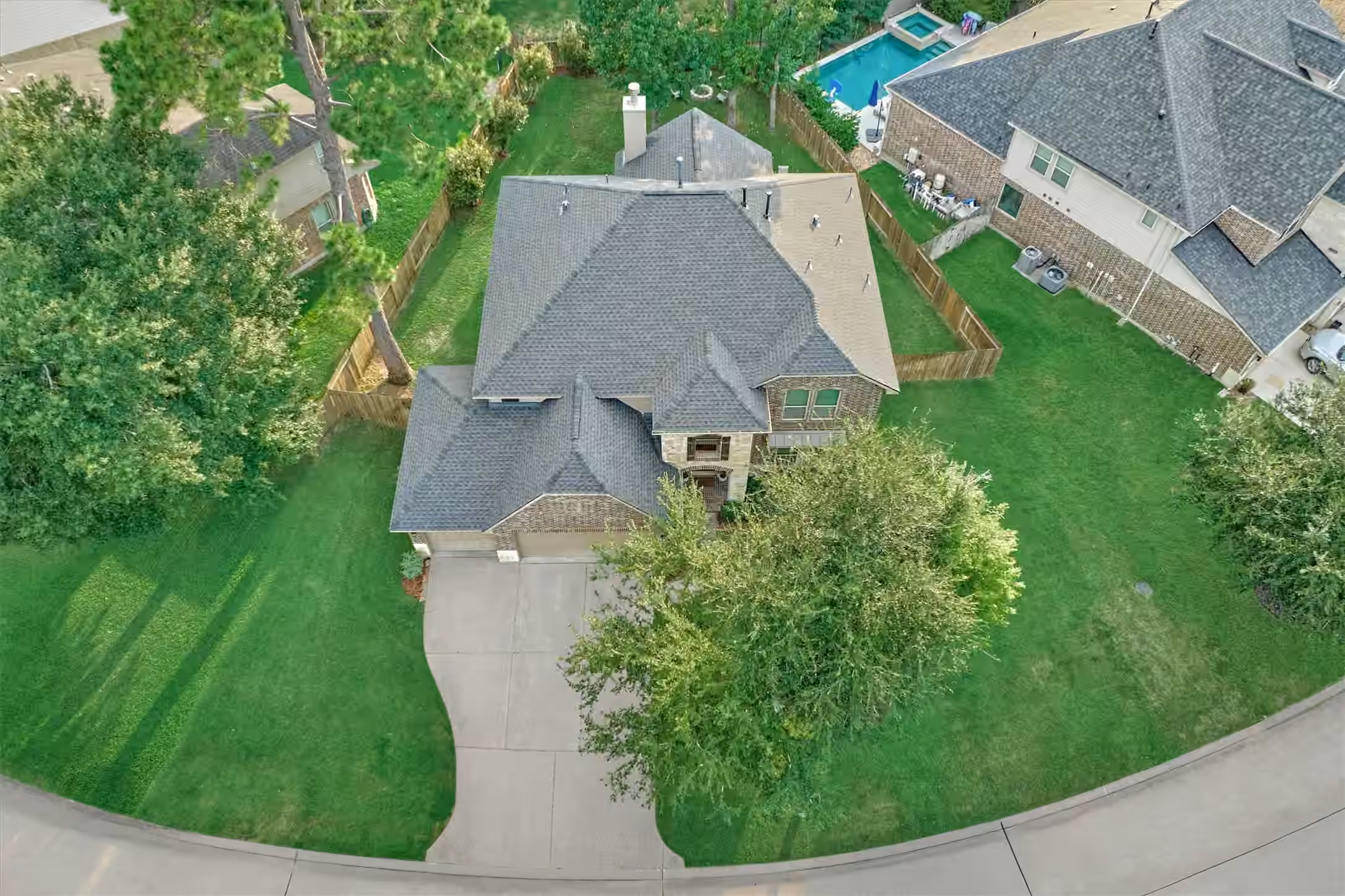 Photo 2 of 137 Jaxxon Pointe Drive, Montgomery, TX