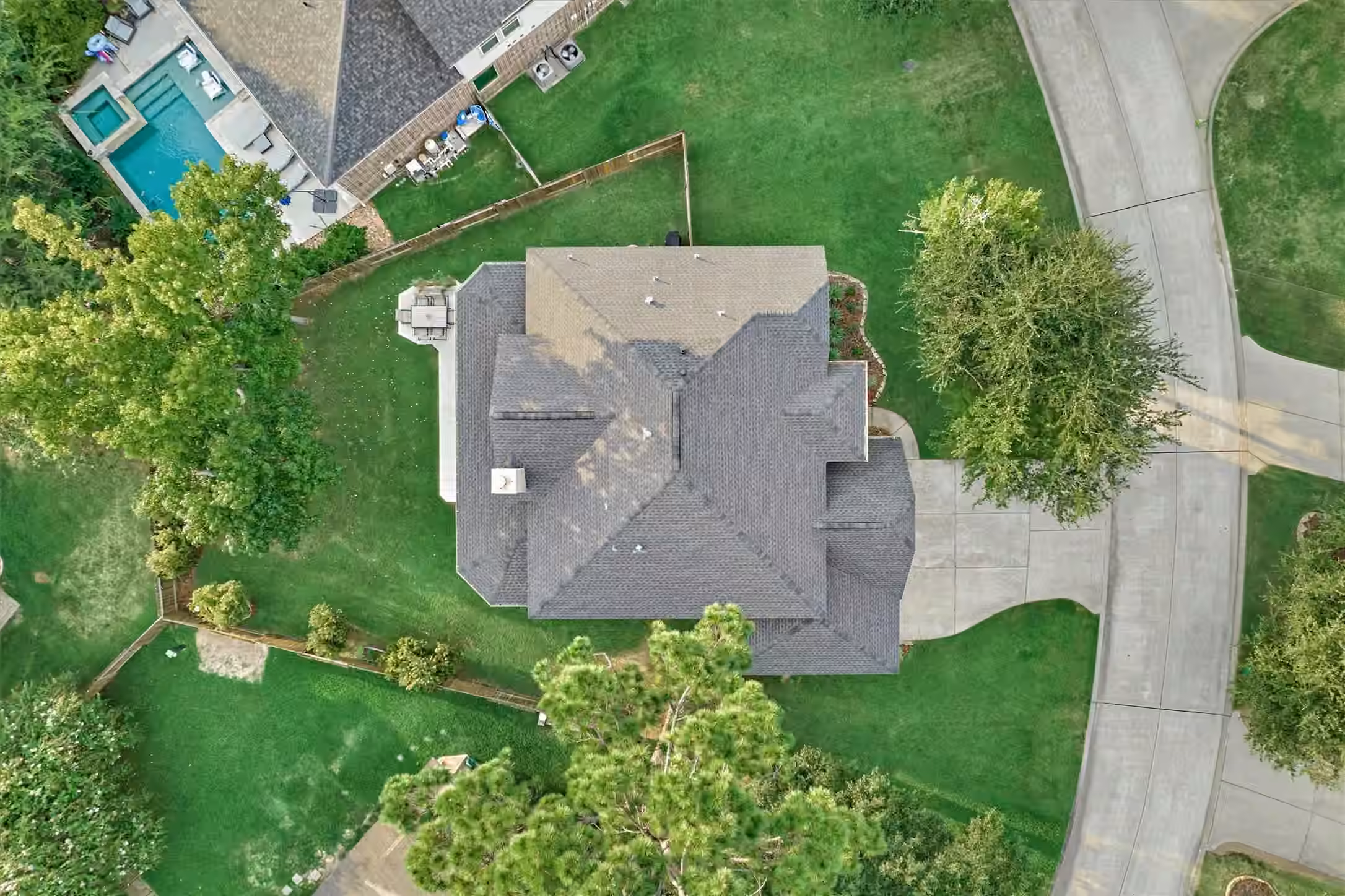 Photo 3 of 137 Jaxxon Pointe Drive, Montgomery, TX