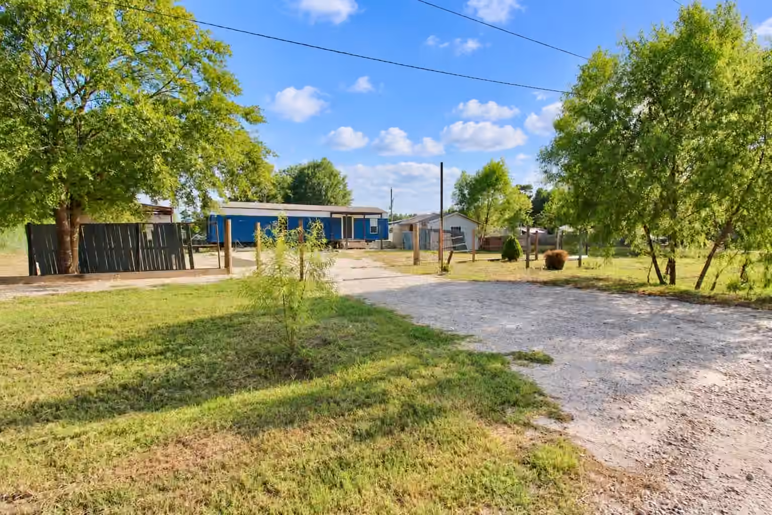 Photo 3 of 282 County Road 3406, Cleveland, TX