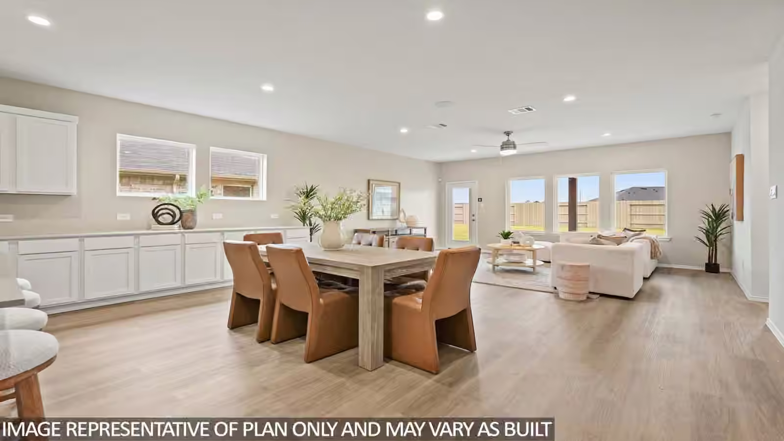 Photo 4 of 635 Bronze Wolf Court, Conroe, TX