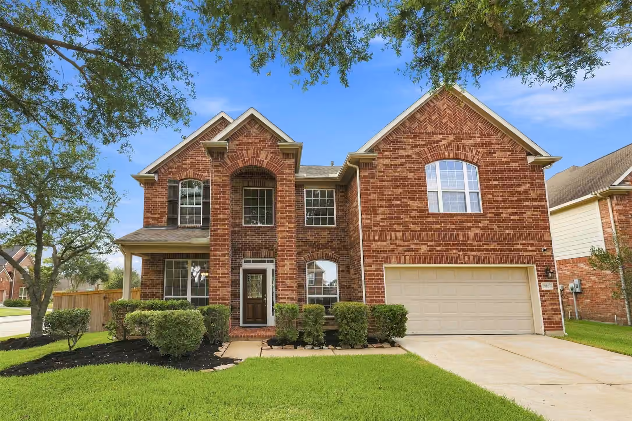 Photo of 13107 Silhouette Bay Court, Pearland, TX
