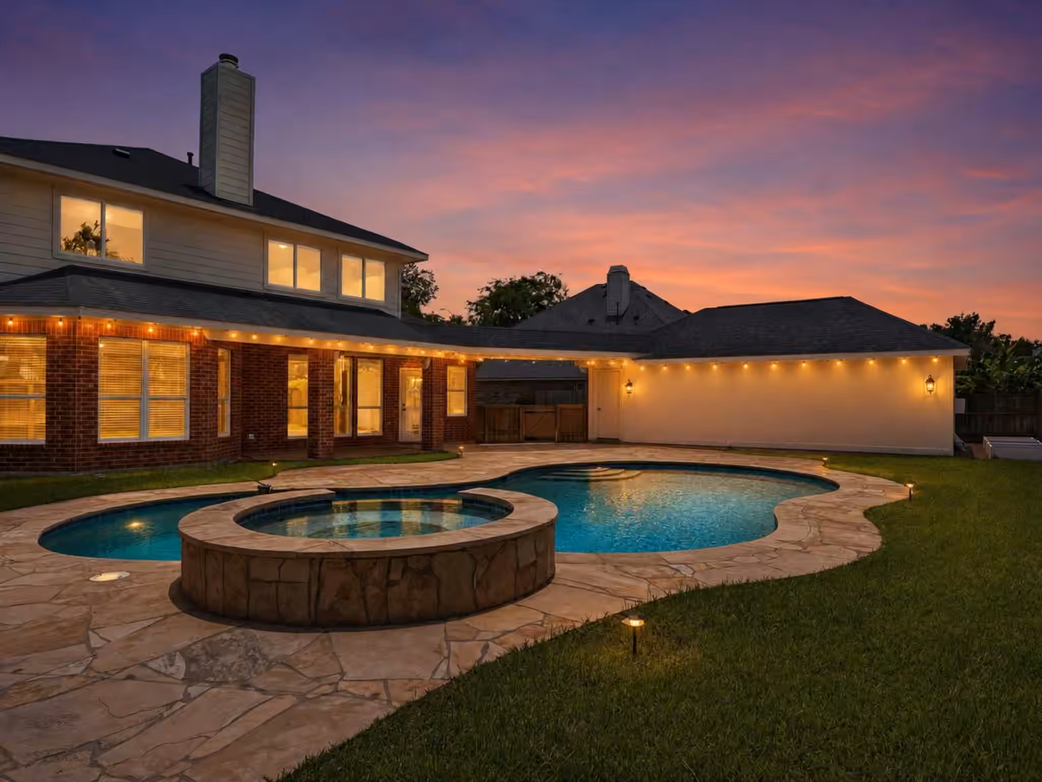 Photo 2 of 1331 SHADY BEND DRIVE, Sugar Land, TX