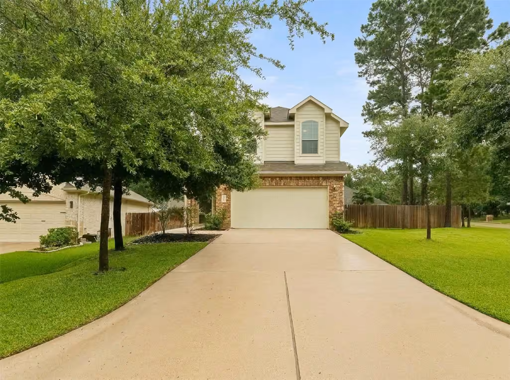 Photo 2 of 13302 Boca Raton Circle, Montgomery, TX