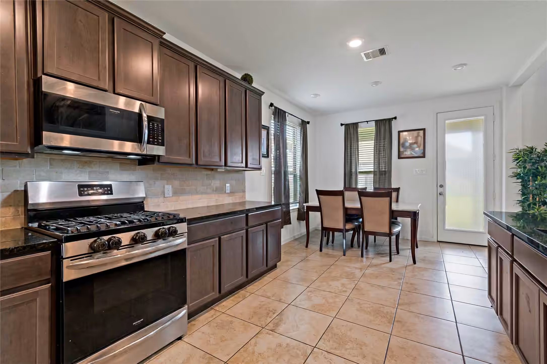 Photo of 14010 Hartford Heights Way, Rosharon, TX