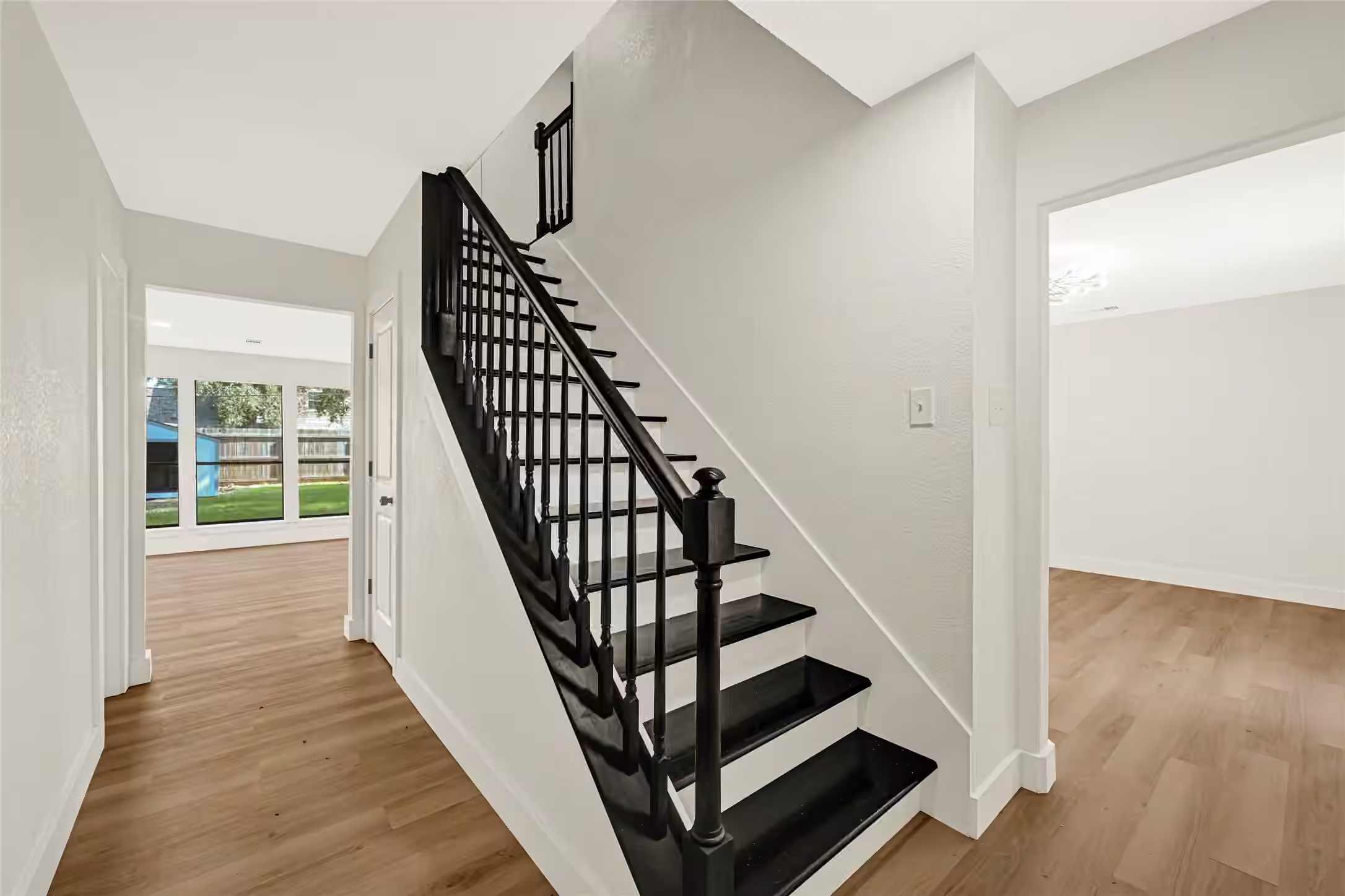 Photo 5 of 3704 Winter Haven Drive, Baytown, TX