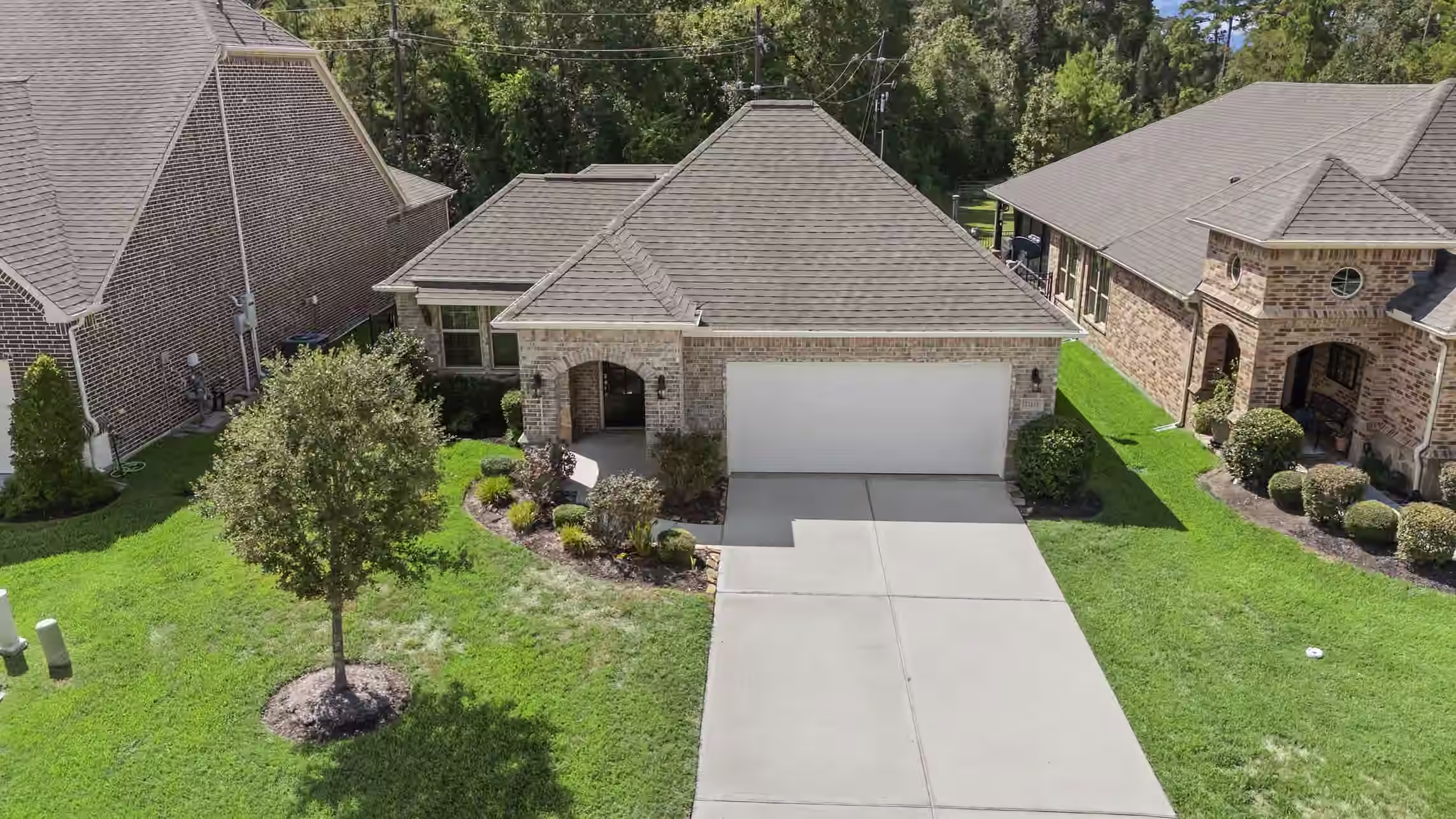 Photo 2 of 12215 Forest Villas Lane, Conroe, TX