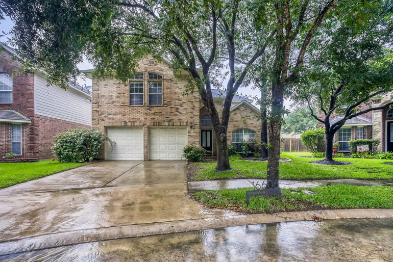 Photo 2 of 16606 Greenbriar Point Lane, Houston, TX