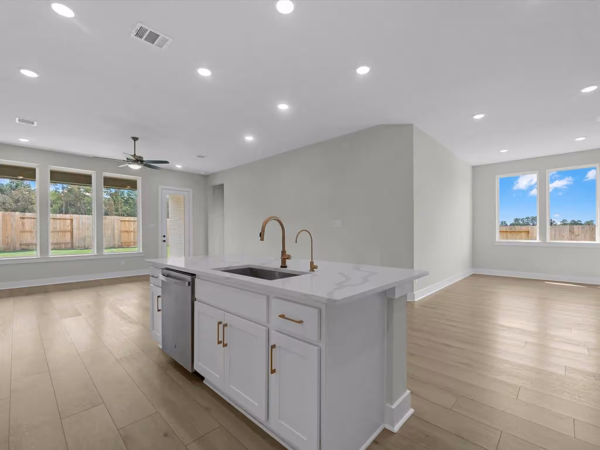 Photo 4 of 6929 Nubuck Drive, Montgomery, TX
