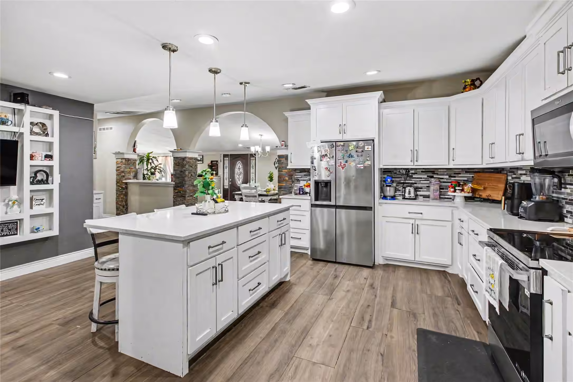 Photo 6 of 17136 Fm 1484 Road, Conroe, TX