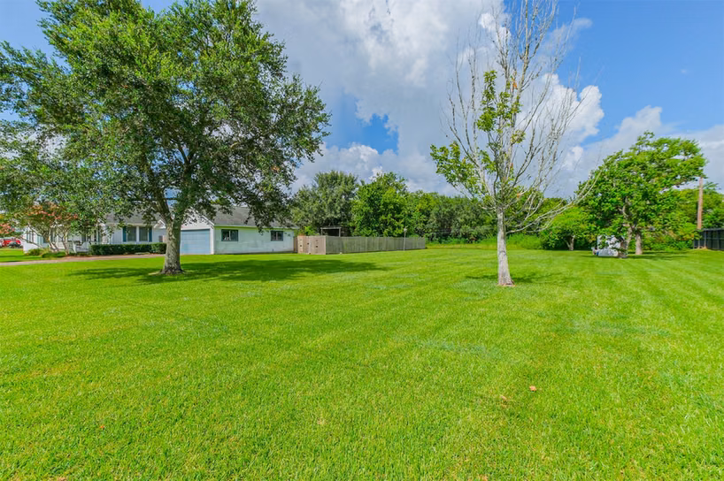 Photo 3 of 3524 Charles Avenue, Pearland, TX