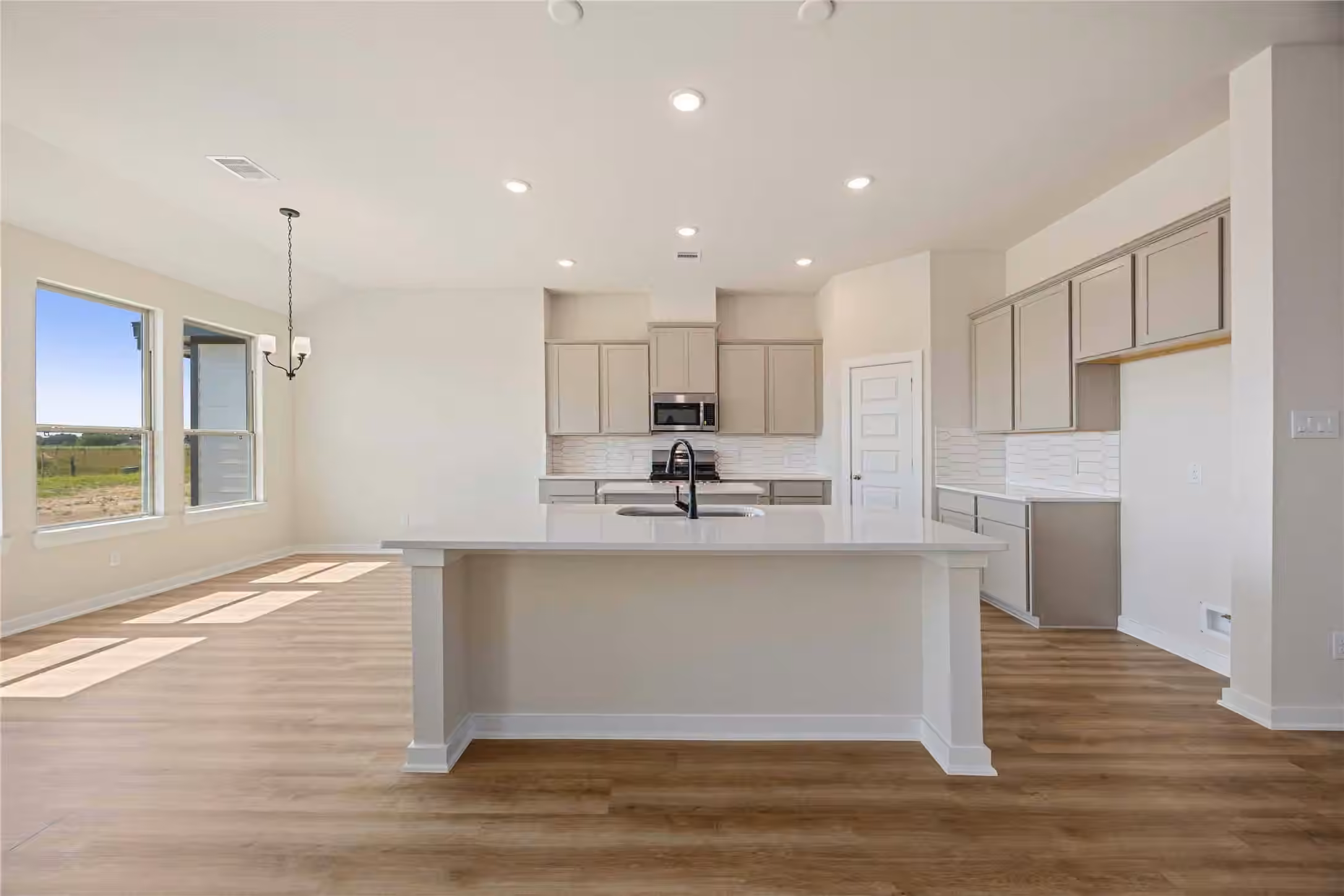 Photo 6 of 6719 Pelican Lane, Beasley, TX