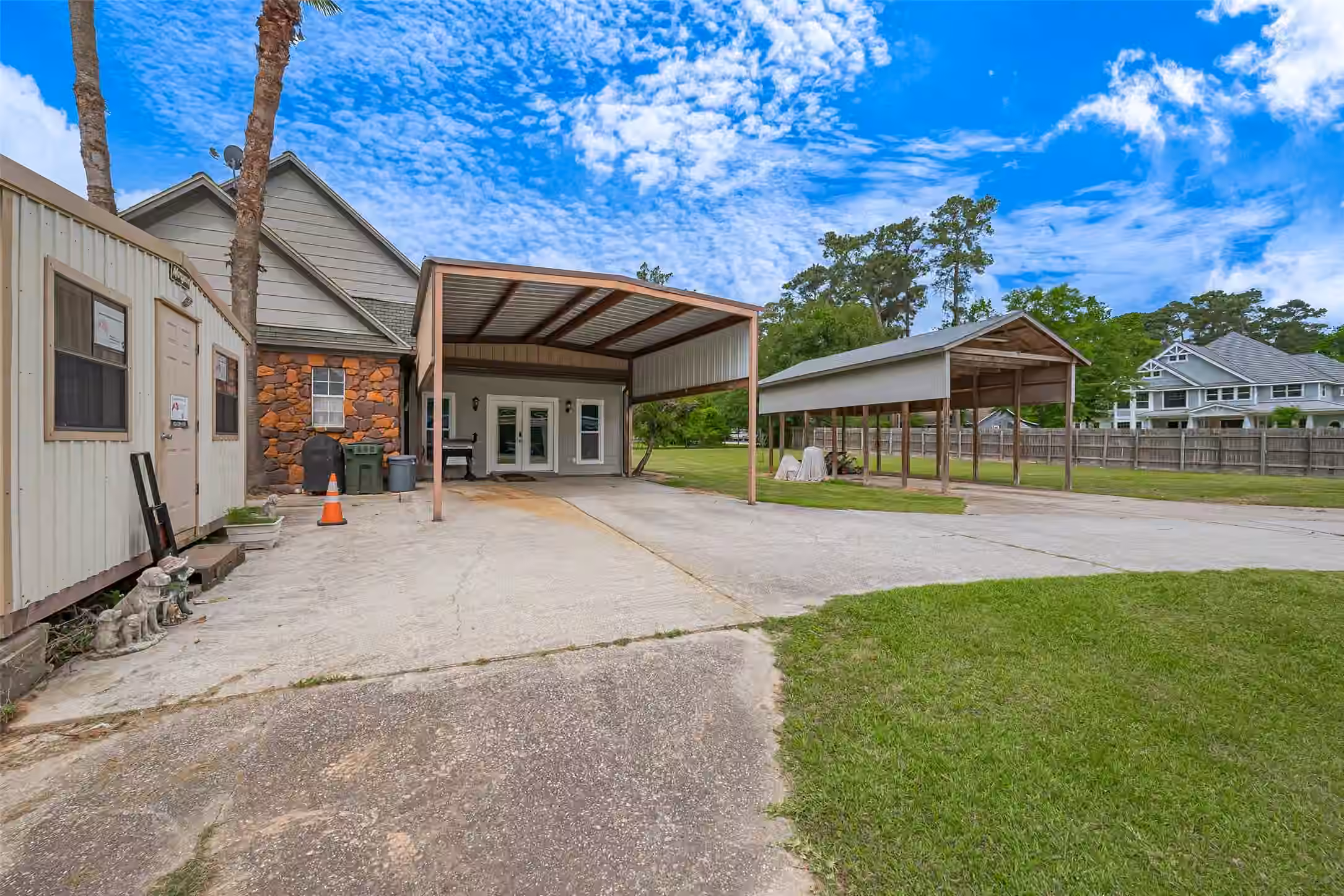 Photo 3 of 2499 Southline Road, Conroe, TX