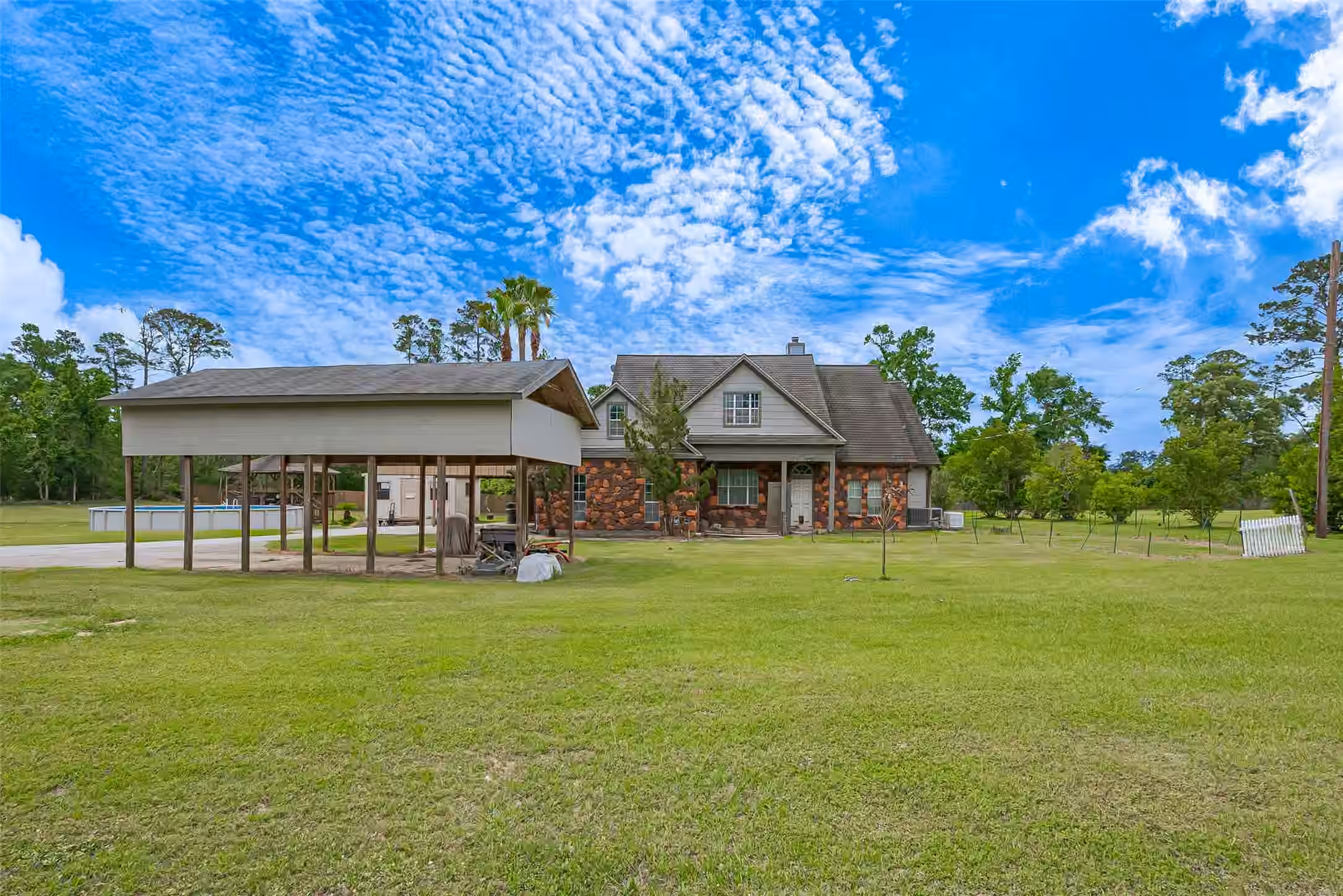 Photo 6 of 2499 Southline Road, Conroe, TX