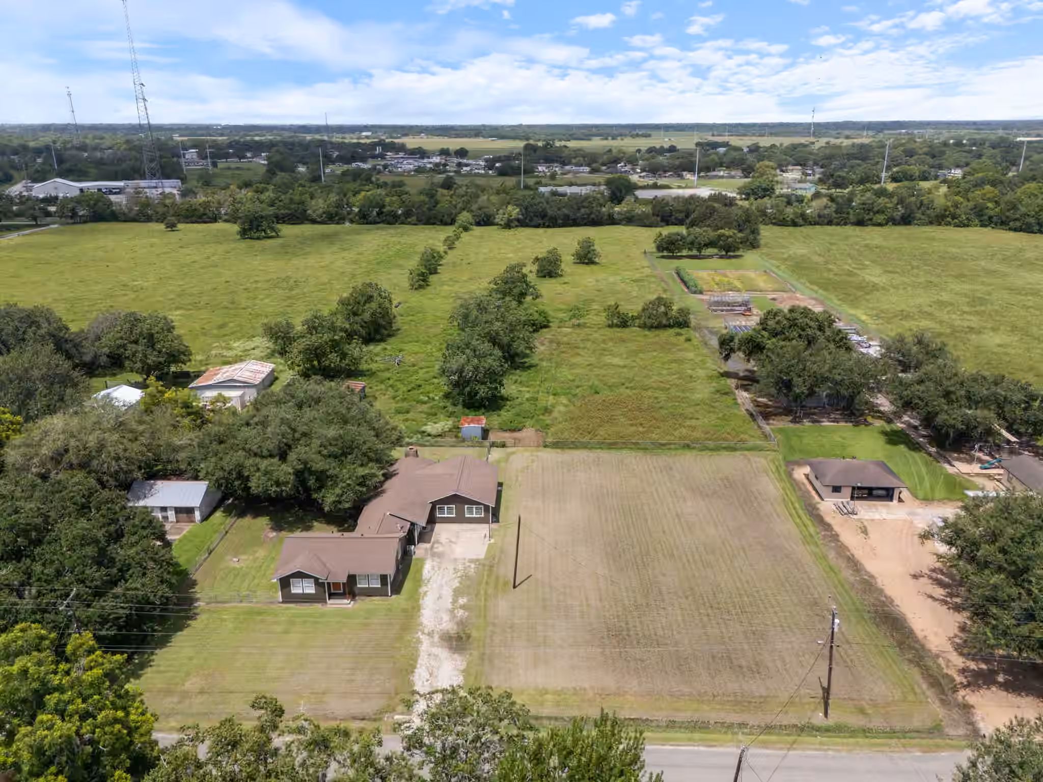 Photo 3 of 118 Cedar Vale Road, Bay City, TX