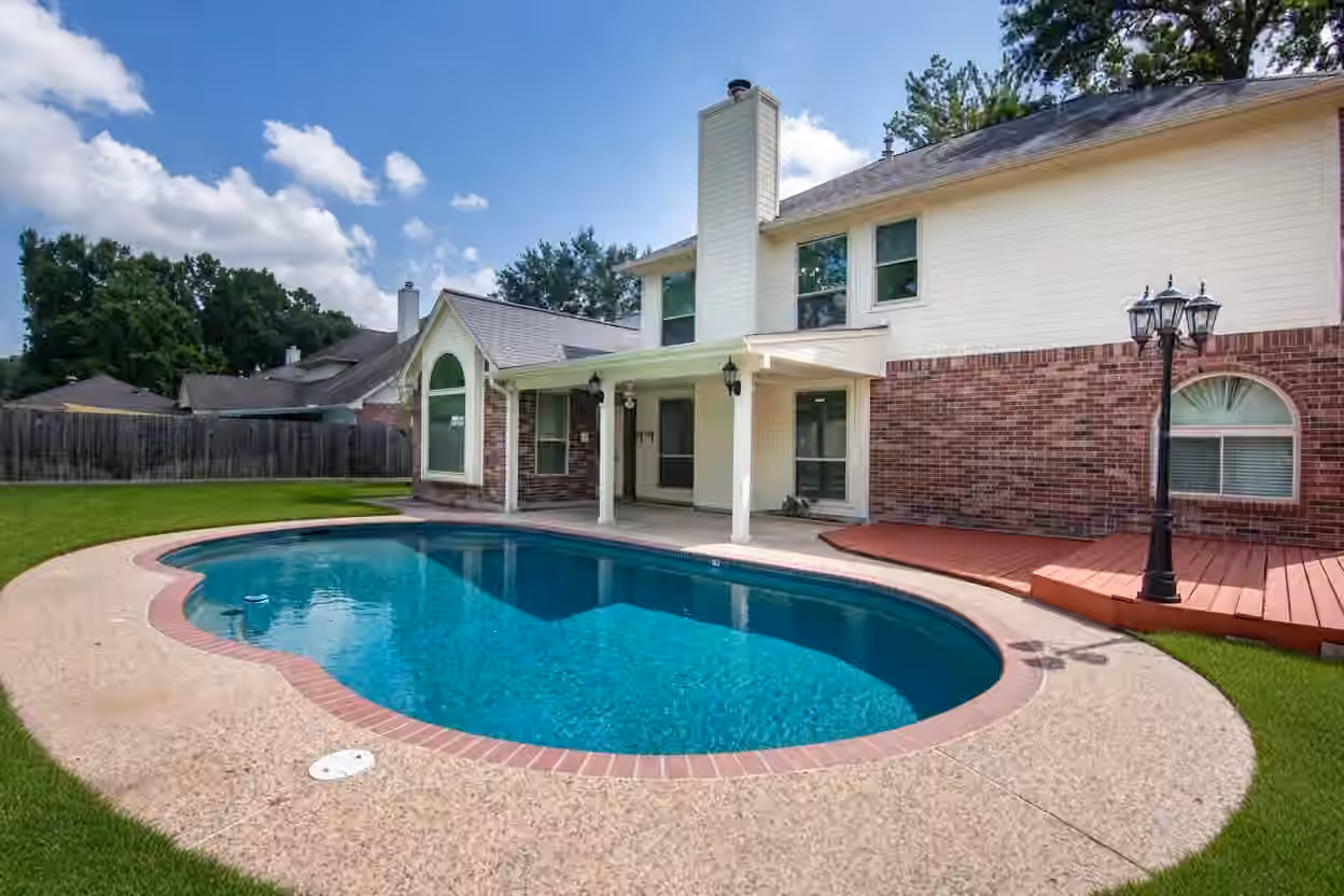 Photo 2 of 16410 Avenplace Road, Tomball, TX