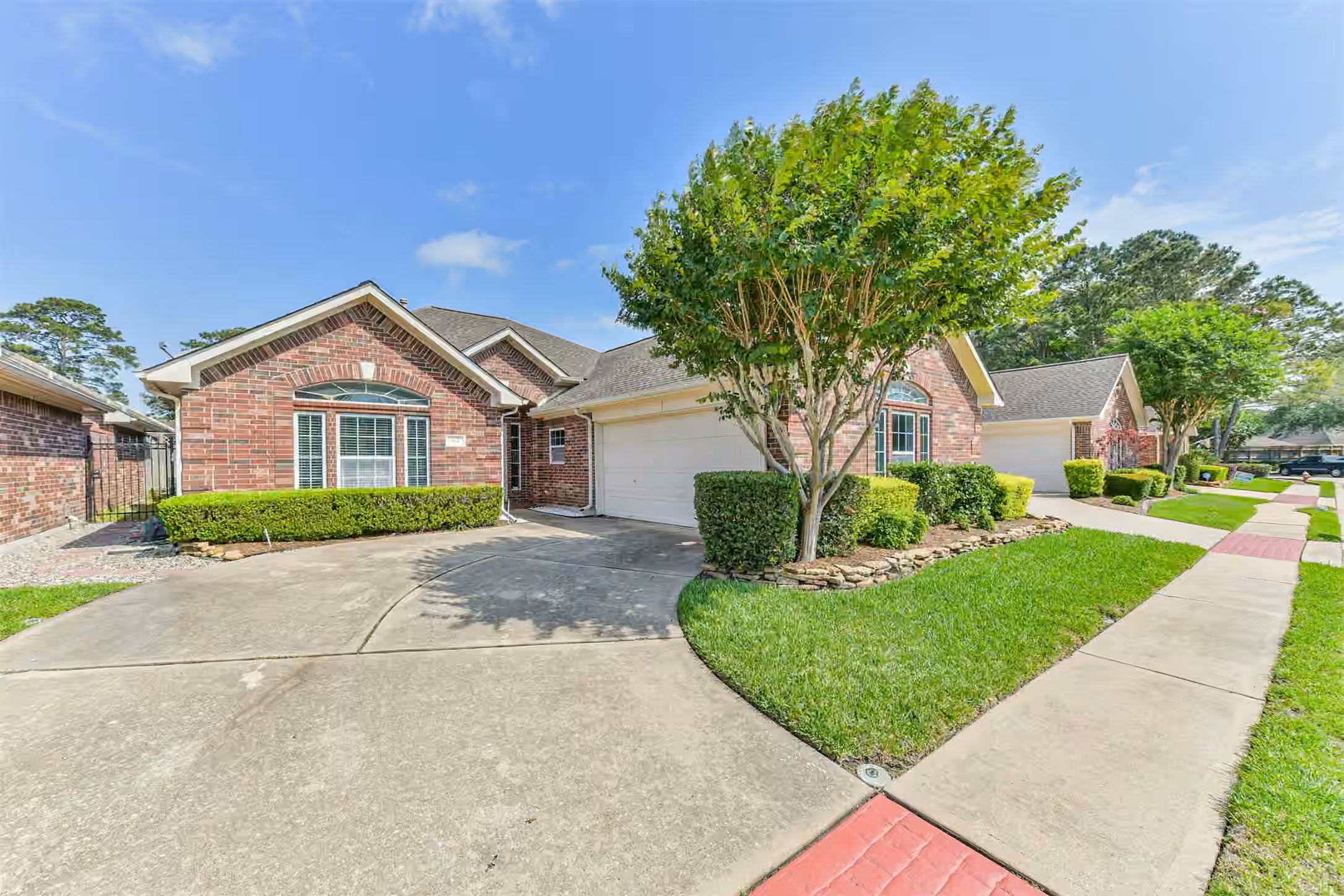 Photo of 314 Parkwood Village Drive, Friendswood, TX