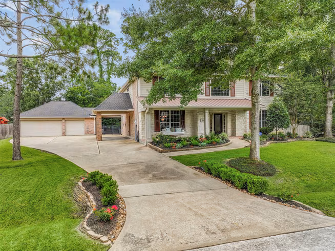 Photo 3 of 503 Shadywood Drive, Friendswood, TX