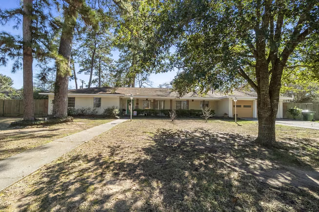 Photo of 111 Circle Drive, Cleveland, TX 77327