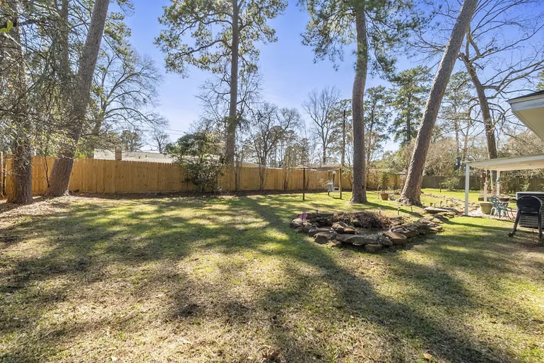 Photo 7 of 111 Circle Drive, Cleveland, TX