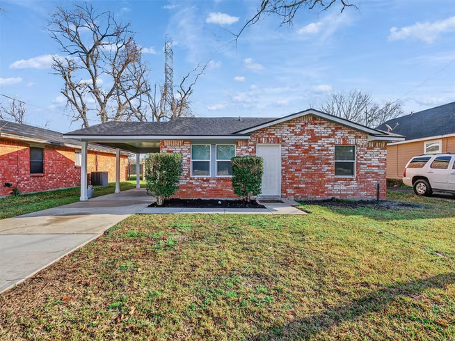 Photo of 2613 Timber Drive, Dickinson, TX