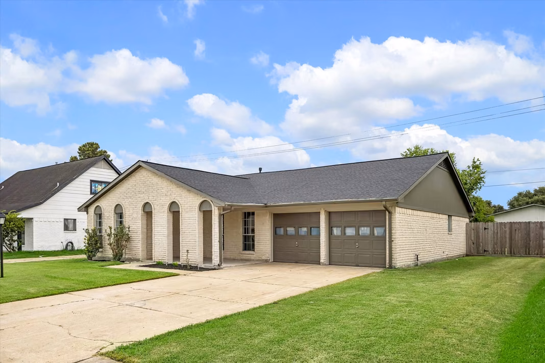 Photo 2 of 3114 Mission Valley Drive, Missouri City, TX