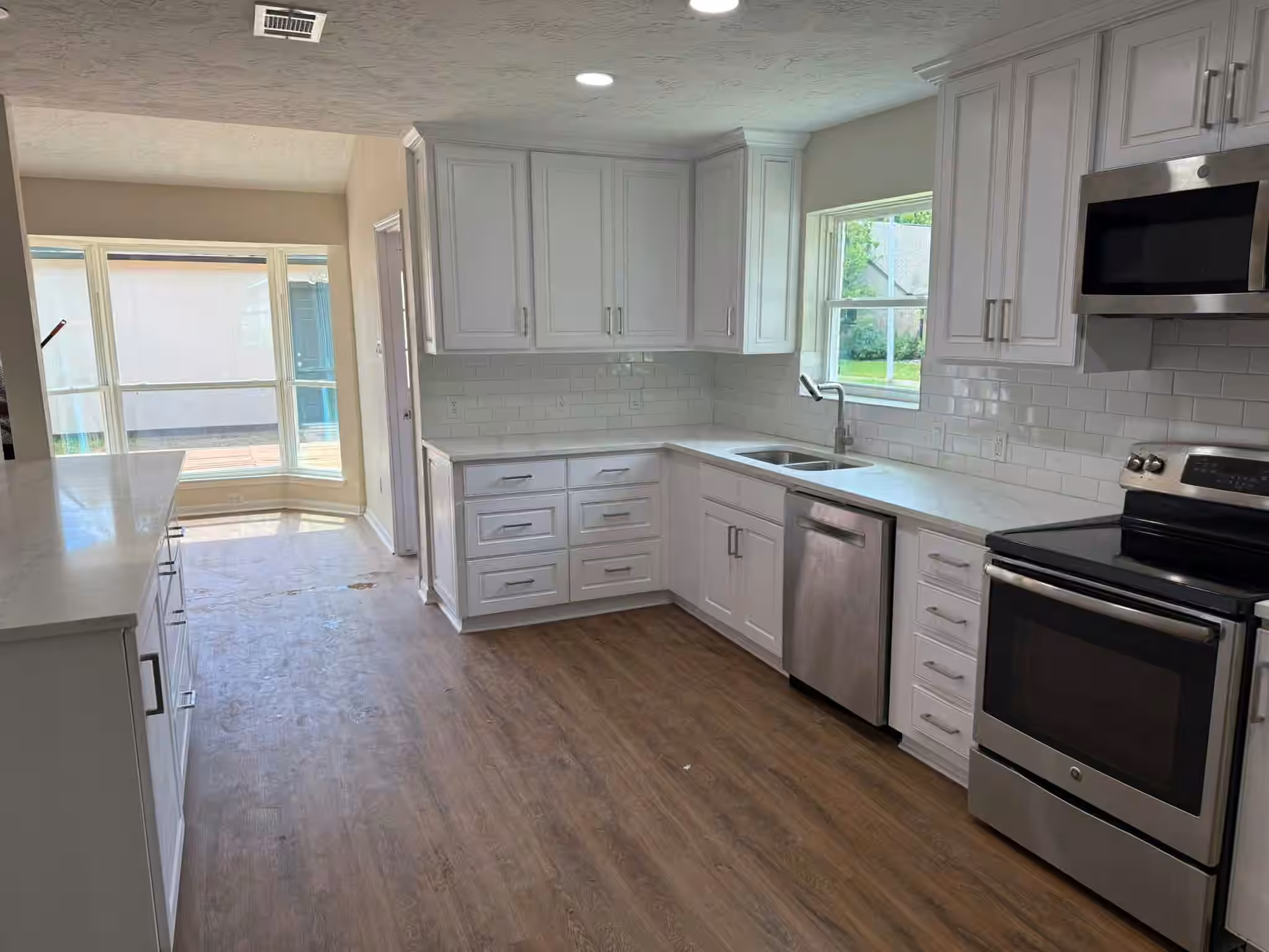 Photo 5 of 2227 Cherry Bend Dr, Houston, TX