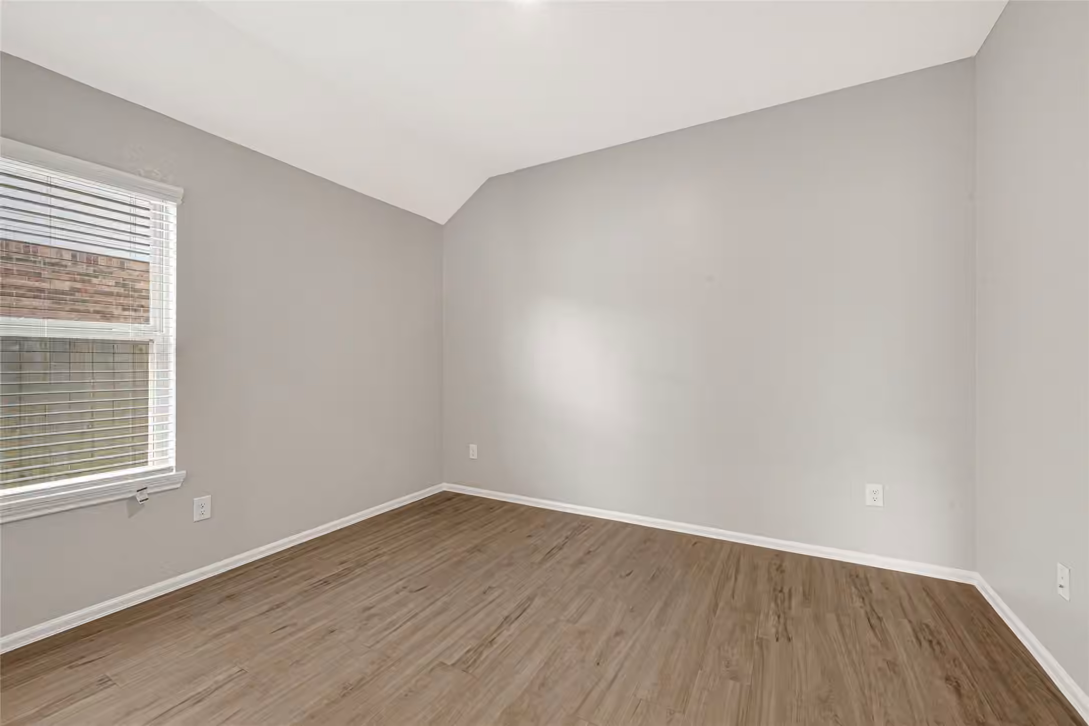 Photo 5 of 9830 Kingston Liberty Lane, Baytown, TX