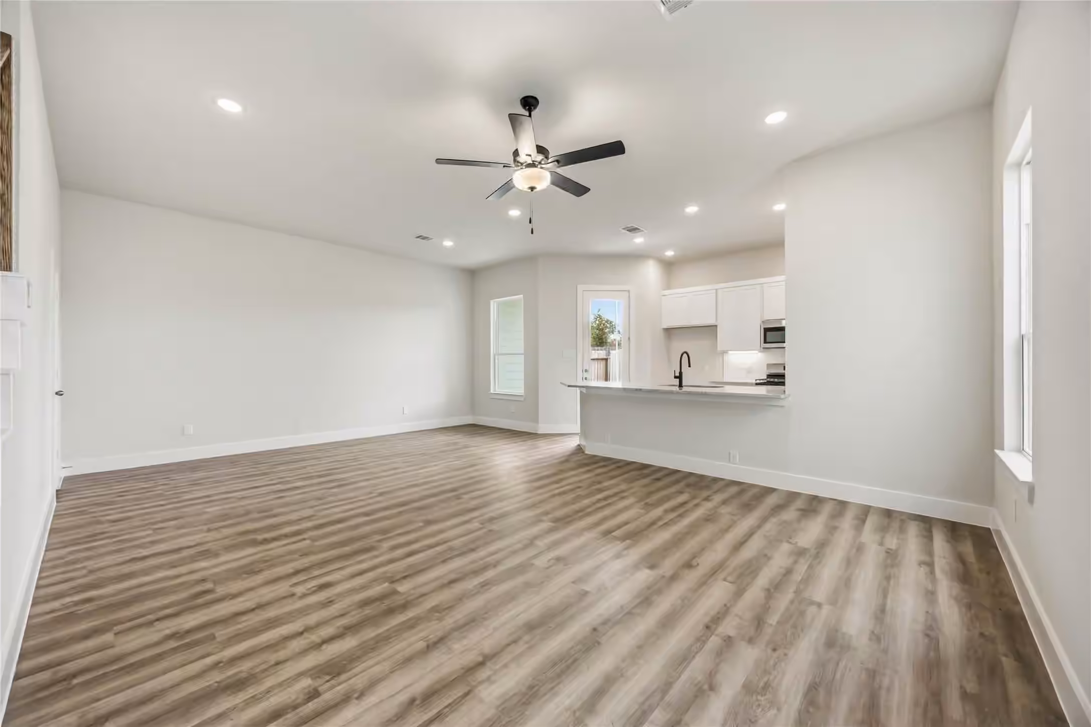 Photo 2 of 13439 Sun Cay Drive, Houston, TX