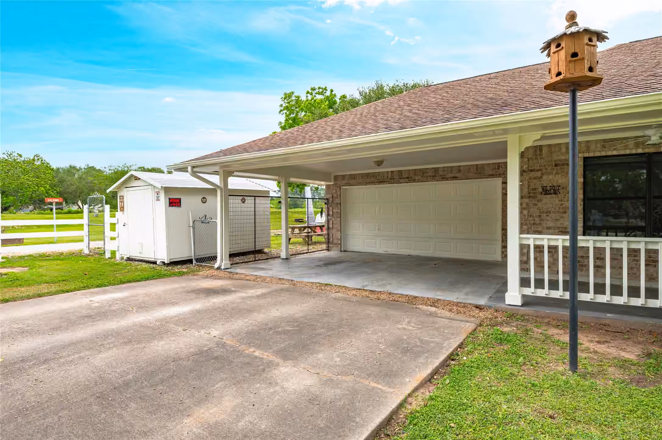 Photo 3 of 2517 Avenue L, Santa Fe, TX