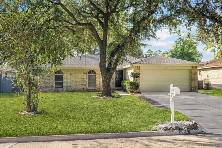 Photo of 4214 Sloangate Drive, Spring, TX