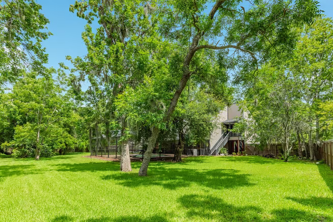 Photo 3 of 121 Catalpa Street, Lake Jackson, TX