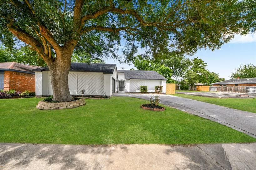 Photo 3 of 13122 Benford Drive, Houston, TX