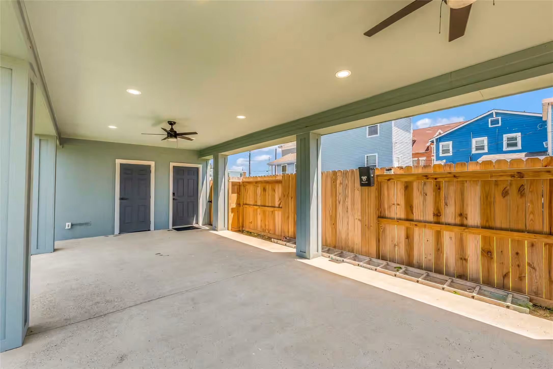 Photo 5 of 2811 Sealy Street, Galveston, TX