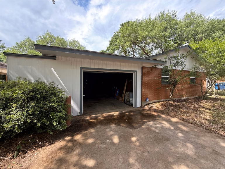 Photo 4 of 584 Elm Street, Prairie View, TX