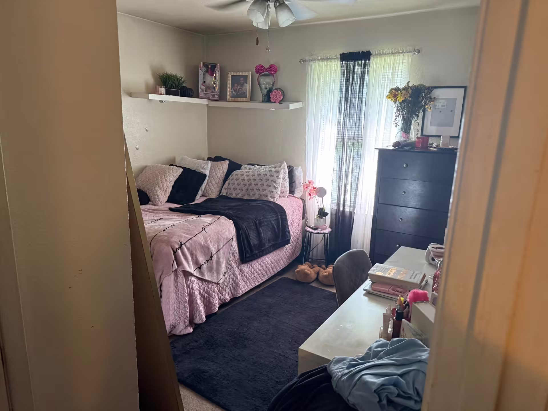 Photo 5 of 8835 Glenhouse Drive, Houston, TX