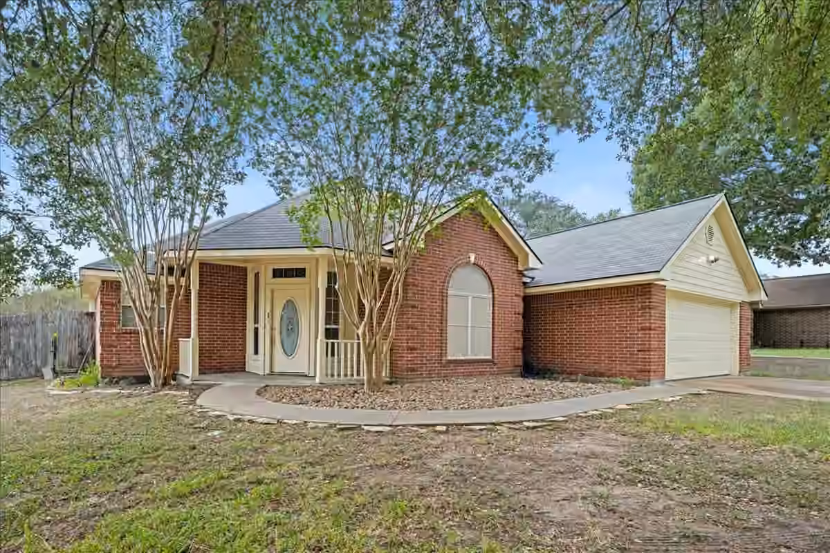 Photo of 2601 Oakwood Drive, Brenham, TX 77833