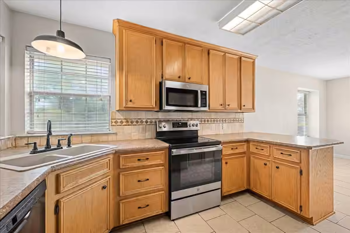 Photo 5 of 2601 Oakwood Drive, Brenham, TX