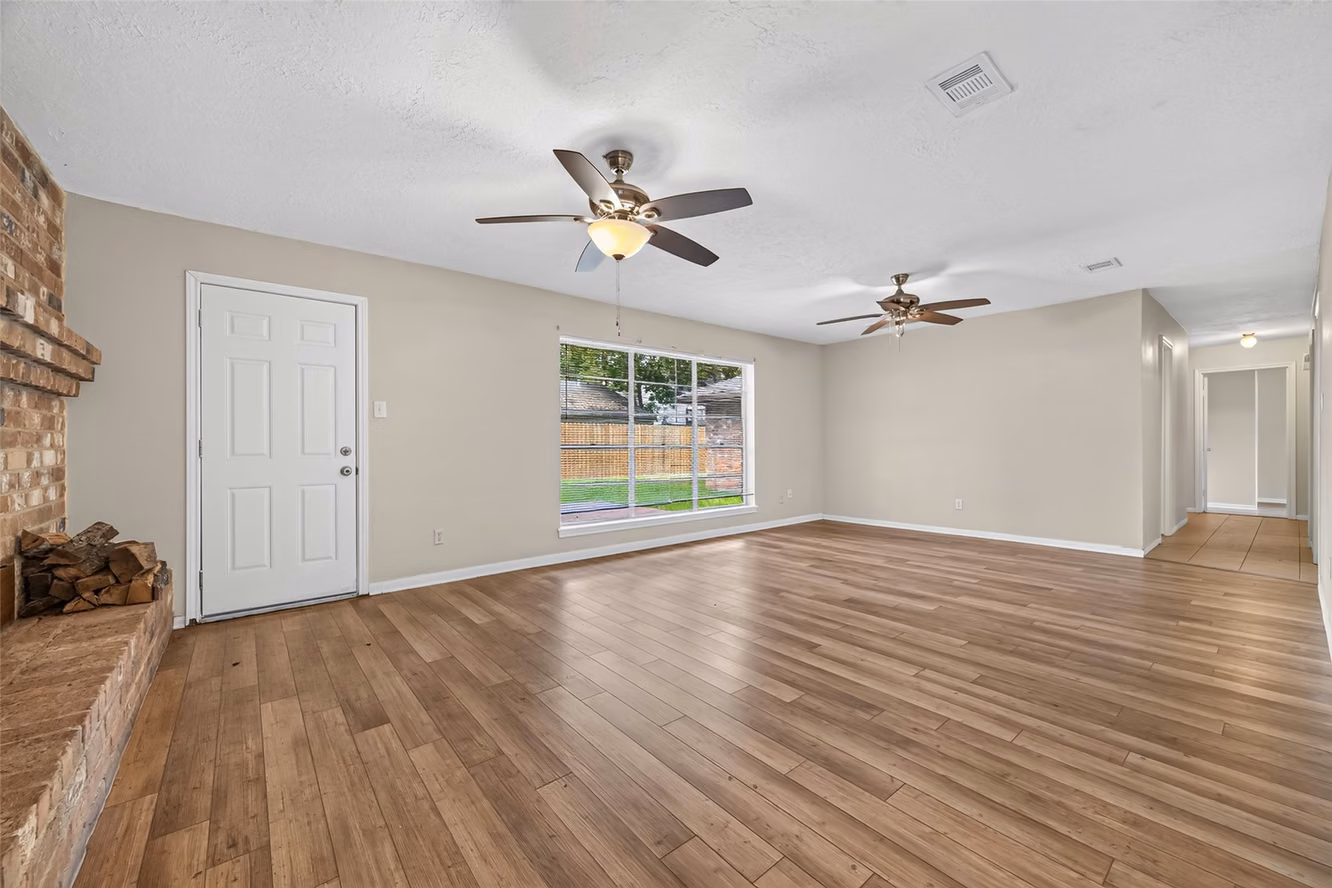 Photo 3 of 2154 Oak Shores Drive, Houston, TX
