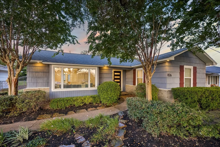 Photo of 826 T C Jester Boulevard, Houston, TX 77008