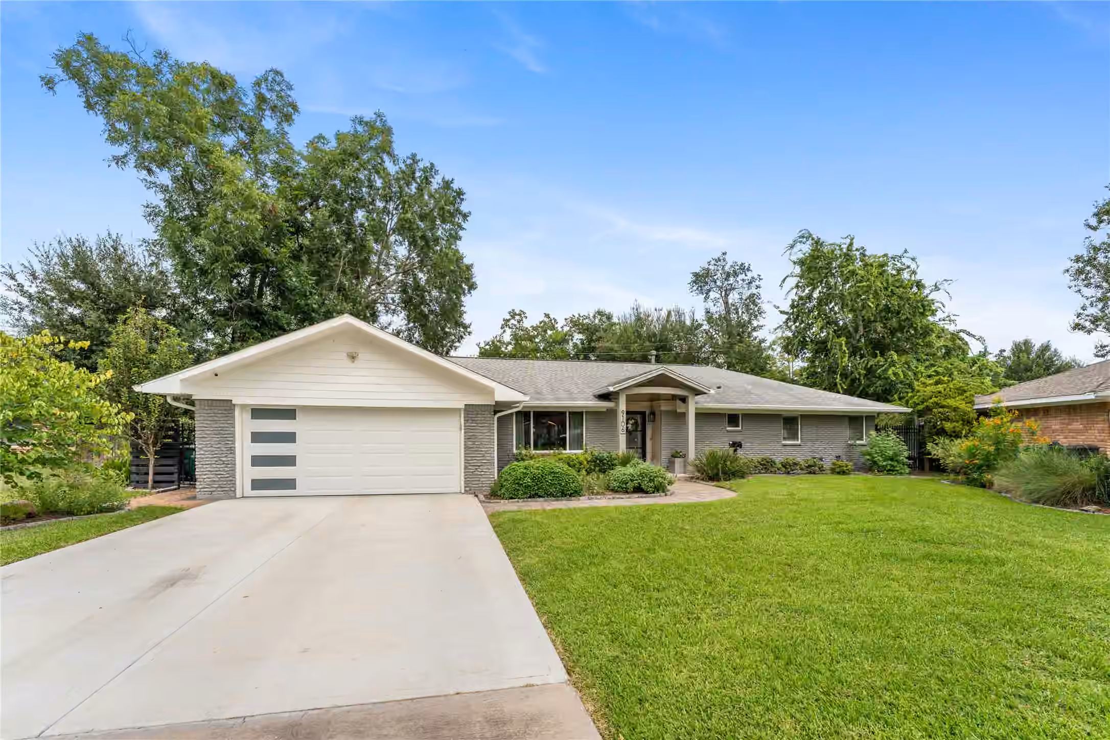 Photo 2 of 9106 Western Drive, Houston, TX