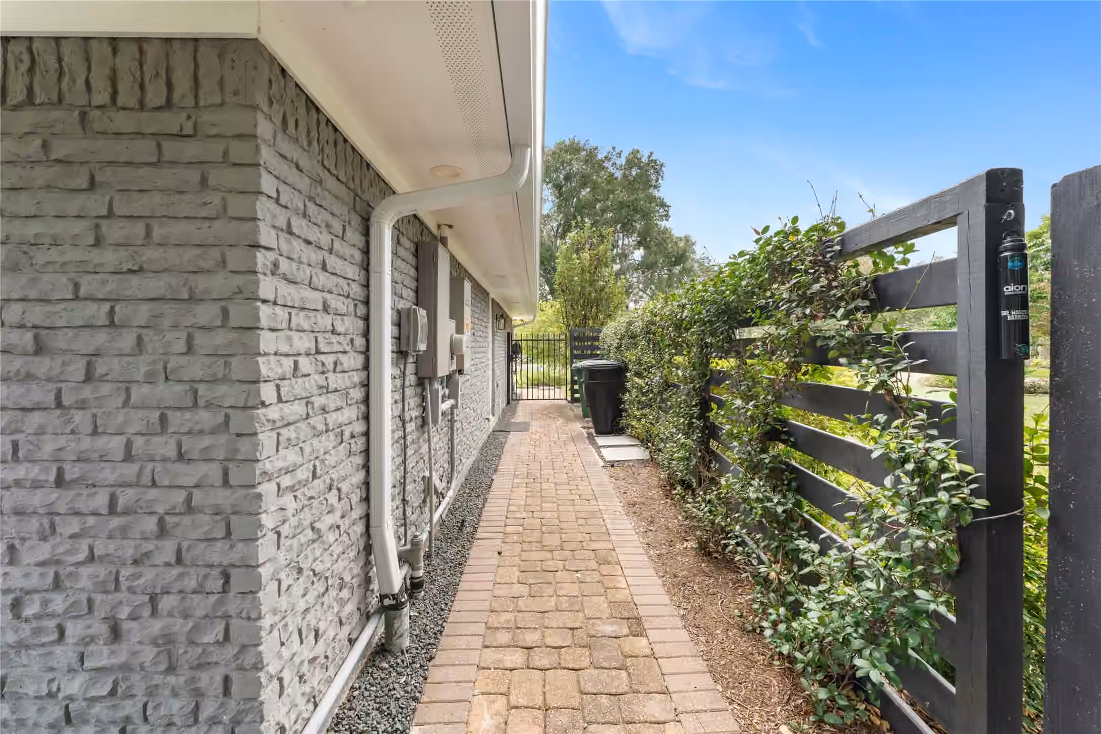 Photo 5 of 9106 Western Drive, Houston, TX
